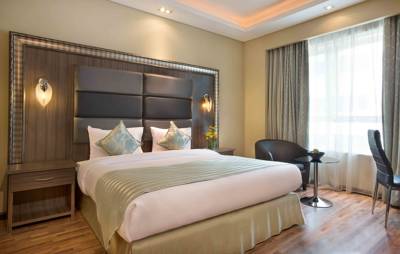 تور دبی هتل بلوبي بلك استون - آژانس مسافرتی و هواپیمایی آفتاب ساحل آبی